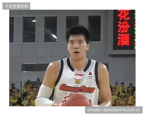 广东队赛季表现起伏，常规赛排名第五并于季后赛首轮遭北京队淘汰。